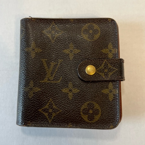 Louis Vuitton Handbags - Authentic Vintage‎ Louis Vuitton Monogram Zippy Compact Wallet